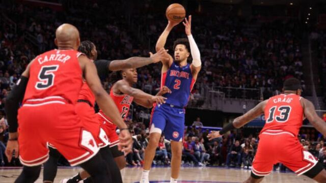 公牛102-118活塞 德罗赞拉文合砍71分难敌坎宁安25+10