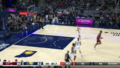 《NBA全场集锦》传的轻松写意！米切尔吸引包夹妙传莫布利轻松空切双手暴扣