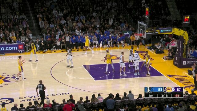 约什-格林造八村垒进攻犯规 只关于篮球：这撤凳子有点小技巧