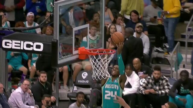 雄鹿vs黄蜂五佳球 鲍尔大号三分甩狙正中靶心