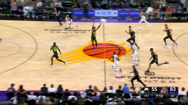 刚才被犯规这次终于飞起来 阿伦滑翔起飞怒砸篮筐看嗨板凳席