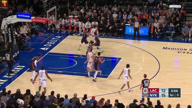 里突外投样样精通 威少全能身手再次轰炸防线