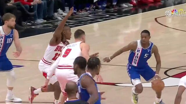 这是什么神仙球！福克斯高难度出手命中2+1