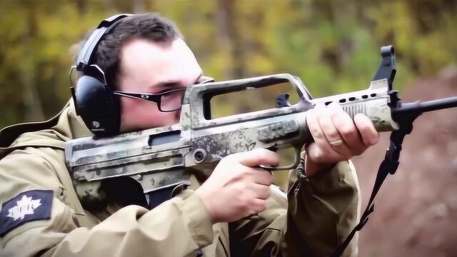 北方工业生产的迷彩97式突击步枪