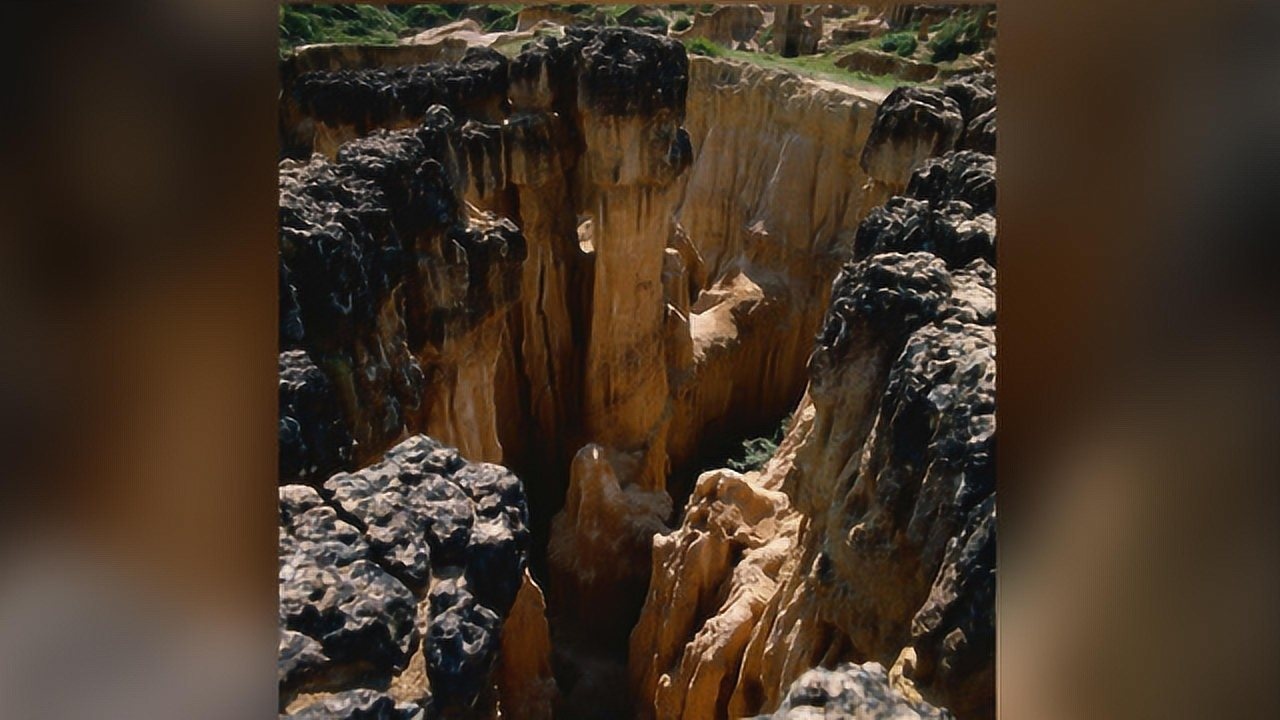 最大的裂谷图片