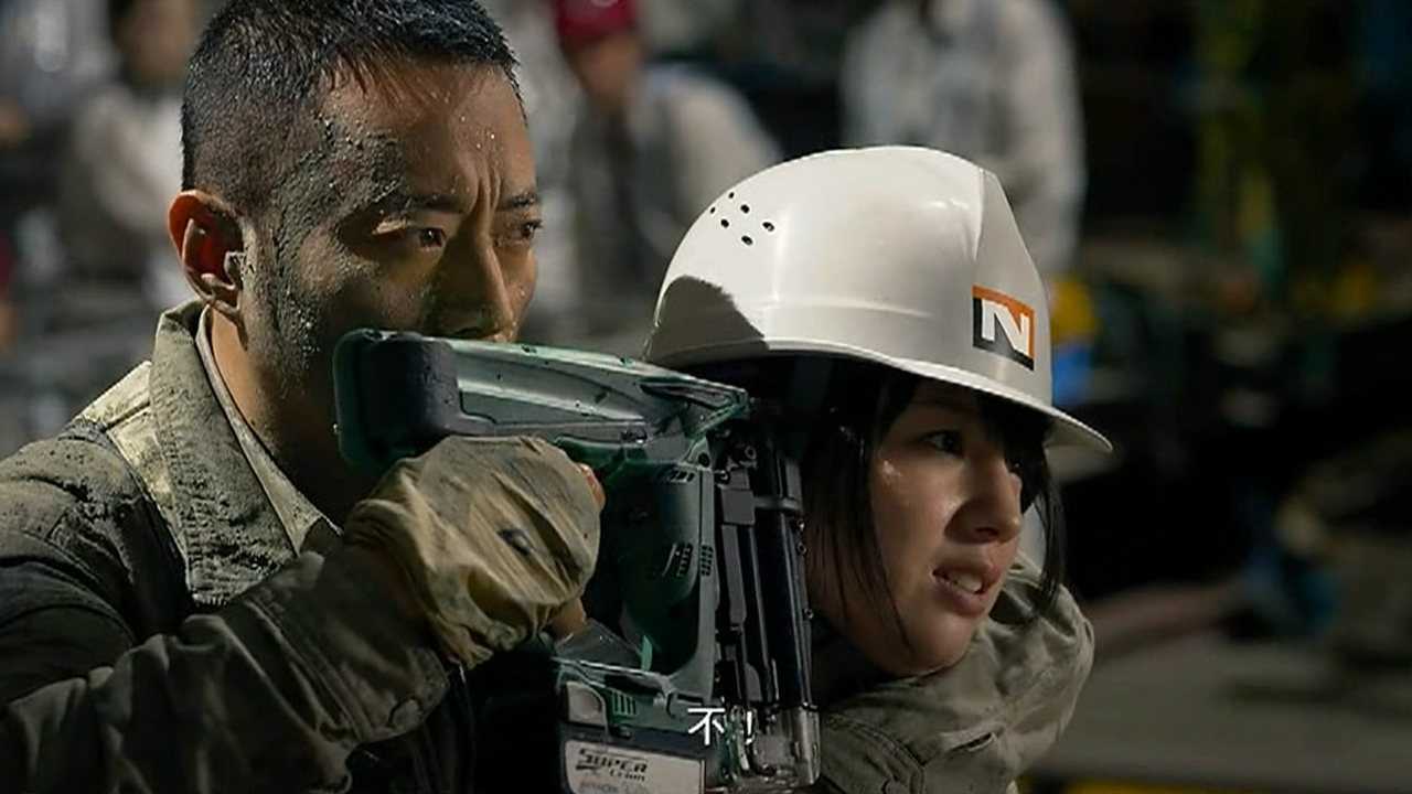 推荐自动连播05:49喜剧电影《笨贼妙探》男人把偷来的钻石藏进烂尾楼