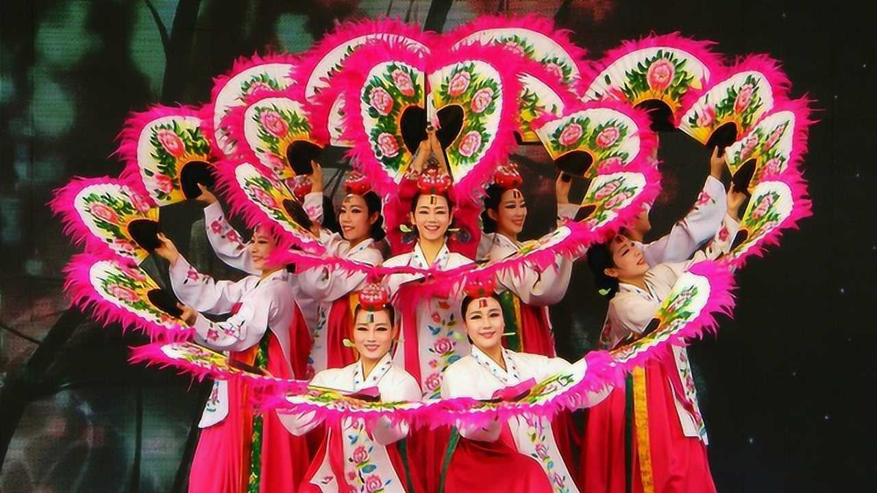 家乡|精美绝彩的扇子舞一起跳起来!_腾讯视频}