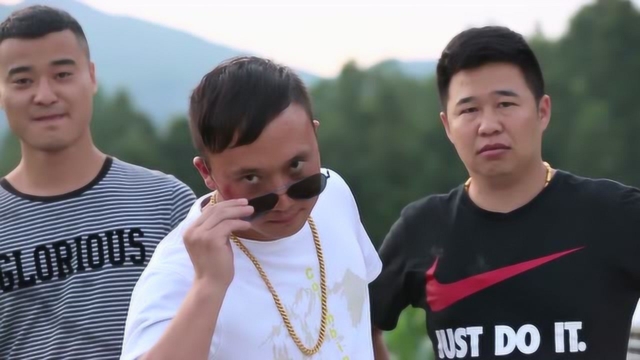 暴走的小药00:33拍合照怎样赢很大?首先你要牙黄牙丑不会笑?