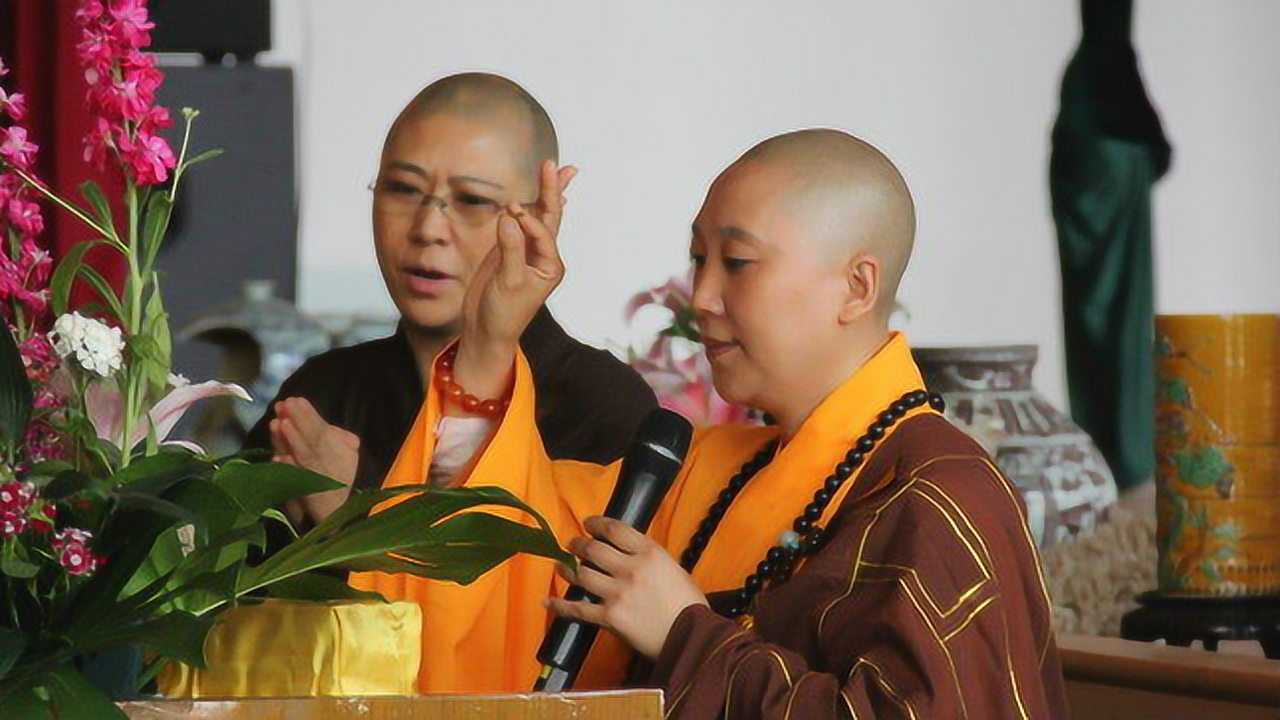 李娜唱的非常好听的《莲池赞》,与佛结缘,殊胜佛光照进心中!