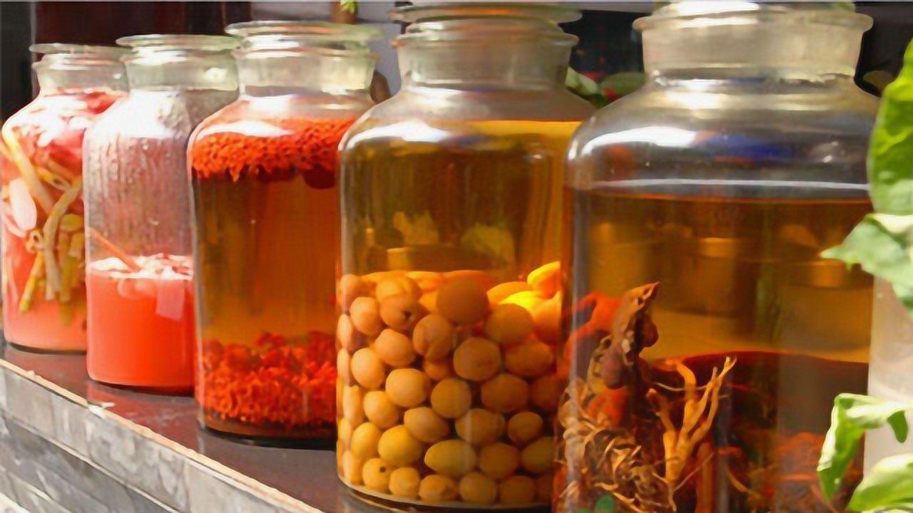 黑豆泡酒的神奇功效补肾抗衰老保健脾胃