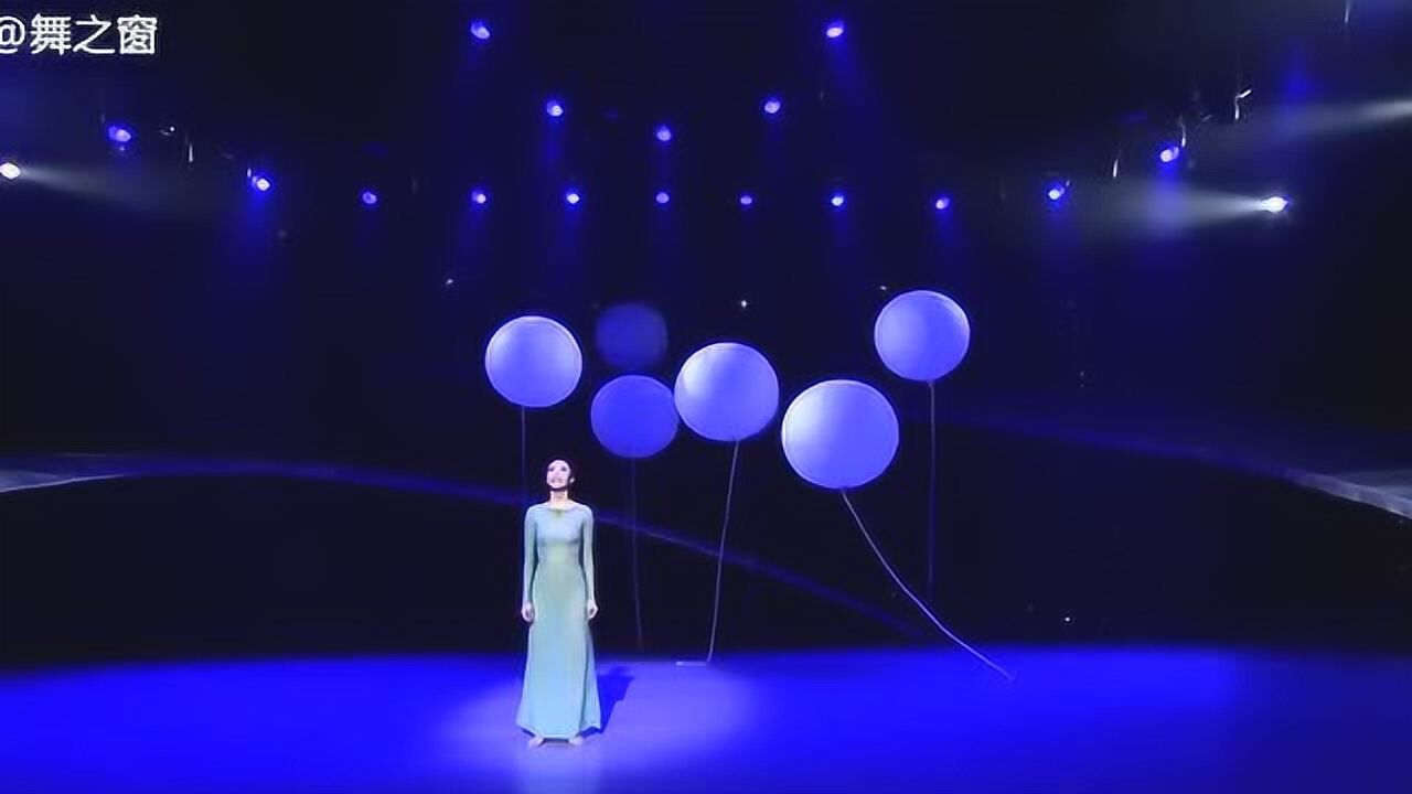 舞之窗丨女子现代舞独舞《我的那片云》舞蹈剧目_高清1080P在线观看平台_腾讯视频