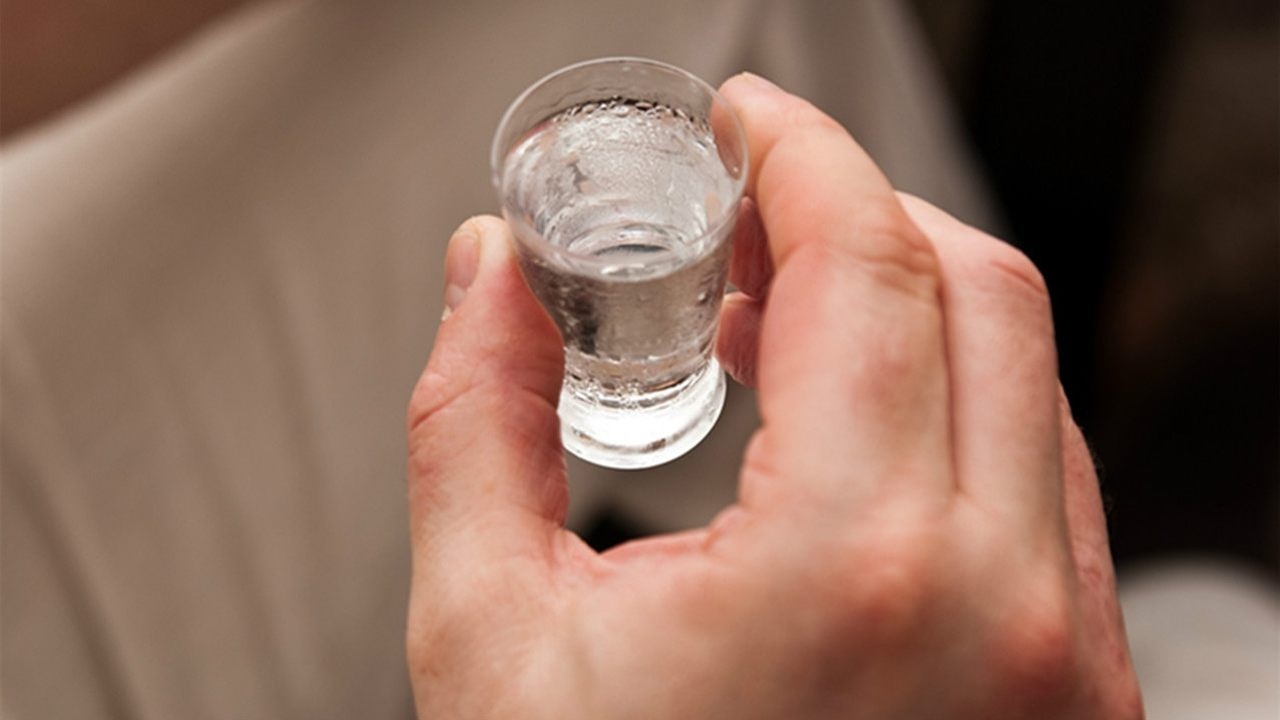 每天喝一杯白酒,一个月后身体会有哪些变化?今天可算知道了