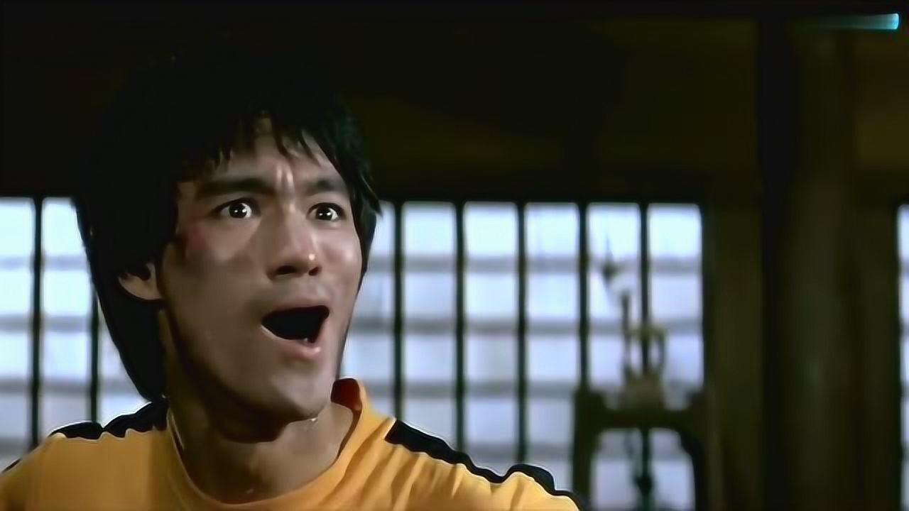 李小龙的黄衣服双截棍堪称时代经典