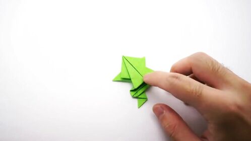 教你折一只跳的又高又远的纸青蛙,简单易学,一张纸片就够了