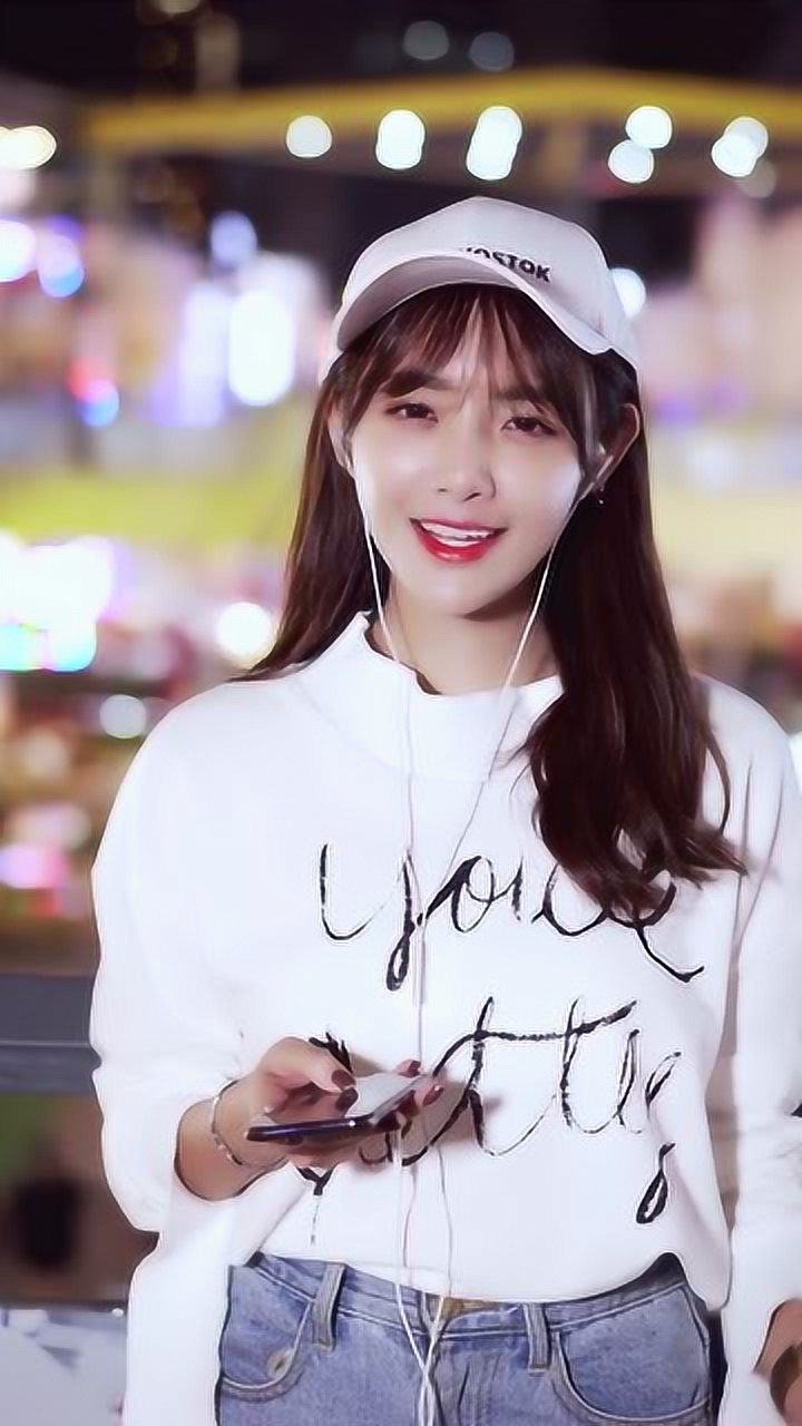 最近抖音上很火的一首伤感情歌,兔子牙翻唱《可不可以》,太好听了!