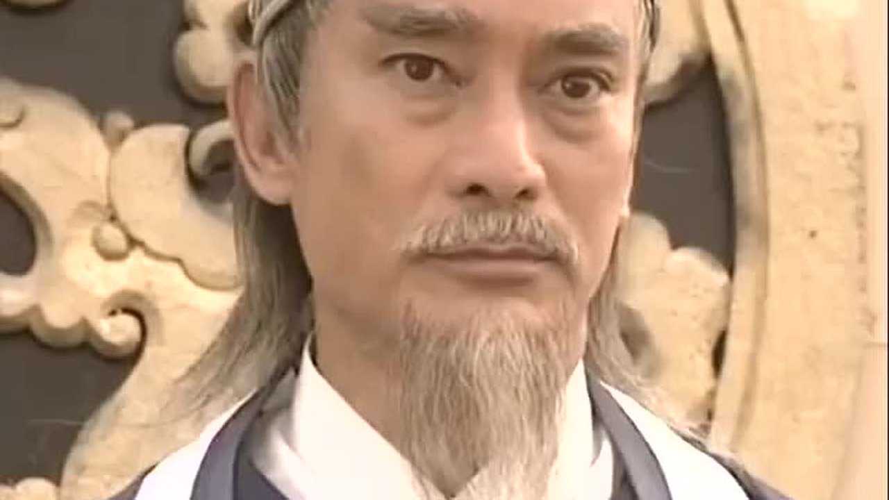 秦叔宝军营使用秦家锏罗艺马上就认出是大哥的儿子