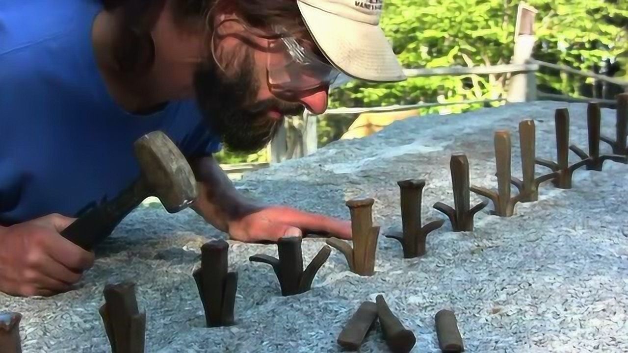 没有现代机械如何凿开这种巨型石块这个方法太聪明了