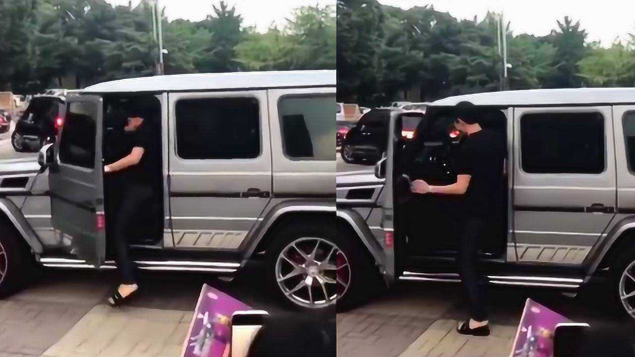 爱豆伴饭朴灿烈低调现身zico演唱会被粉丝发现是穿着拖鞋开奔驰而来