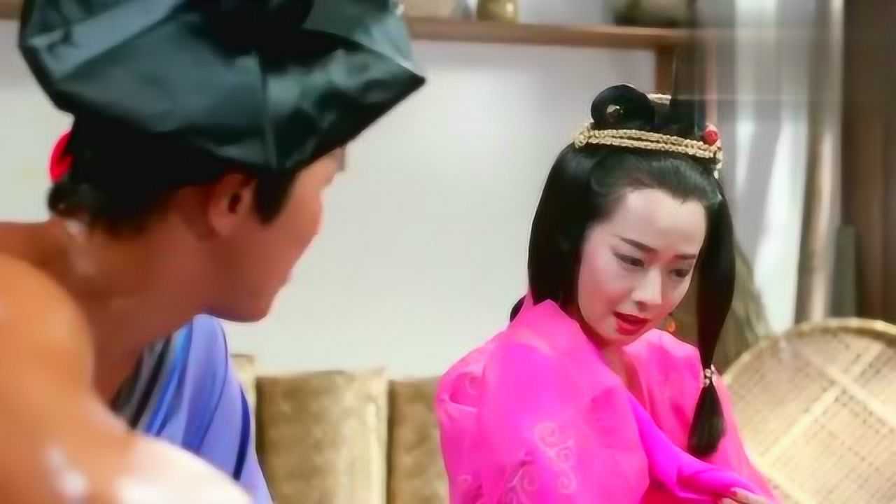 水浒笑传粤语版那时的许冠杰一身健美身材