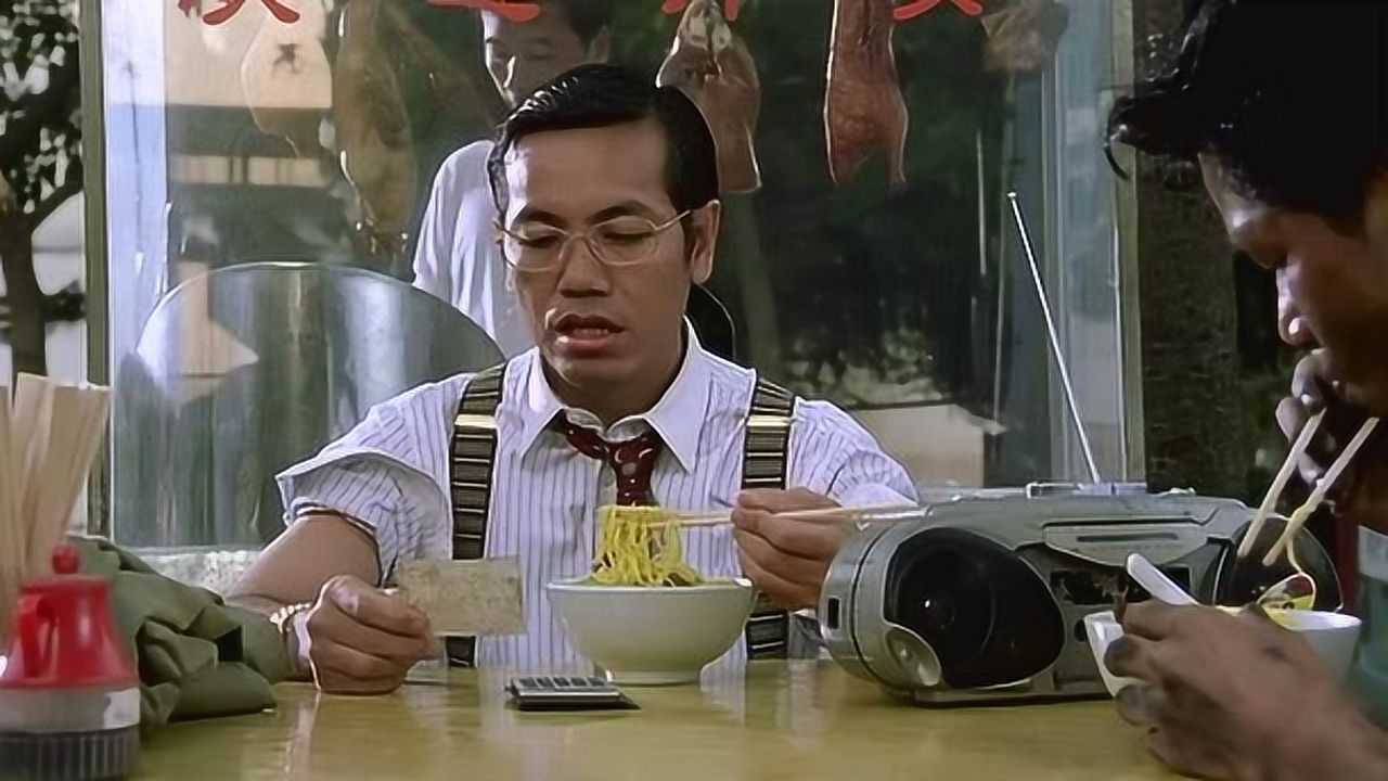 少林足球:星爷劝二师兄冷静点,他若不冷静泼的就不是水而是刀了!