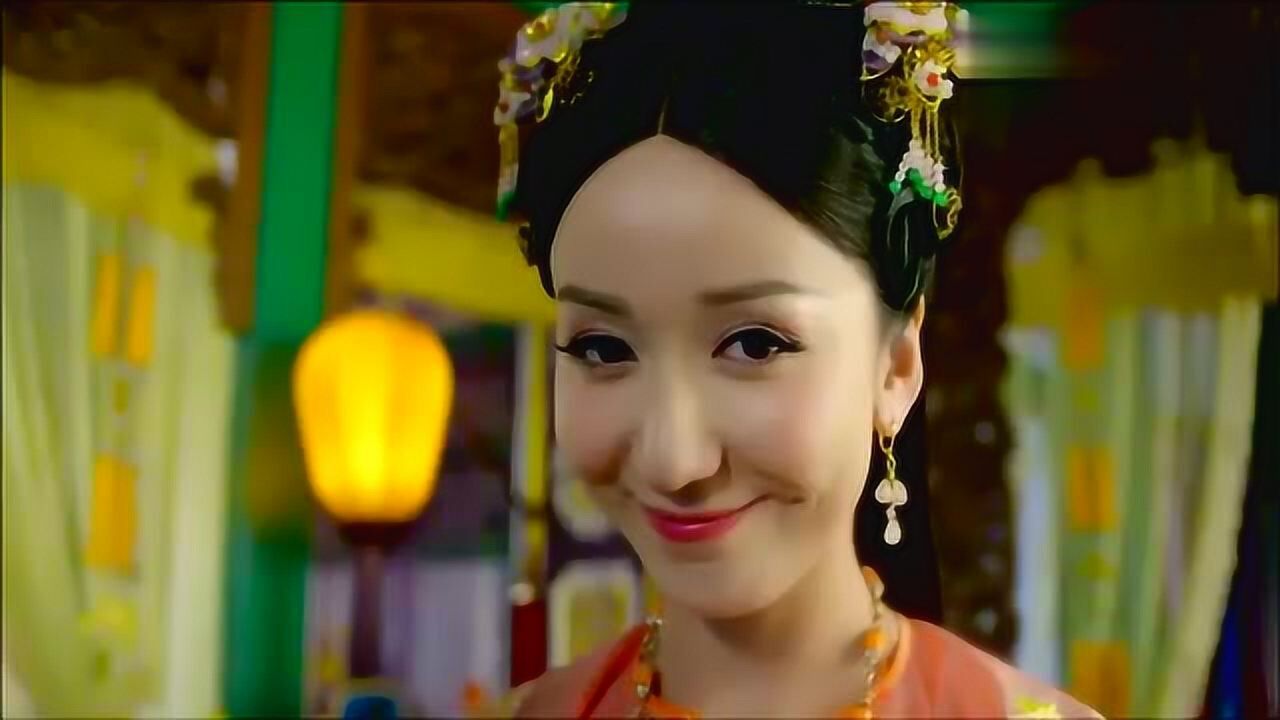 建宁公主将韦小宝五花大绑拿着利器吓唬他韦小宝吓得满头大汗