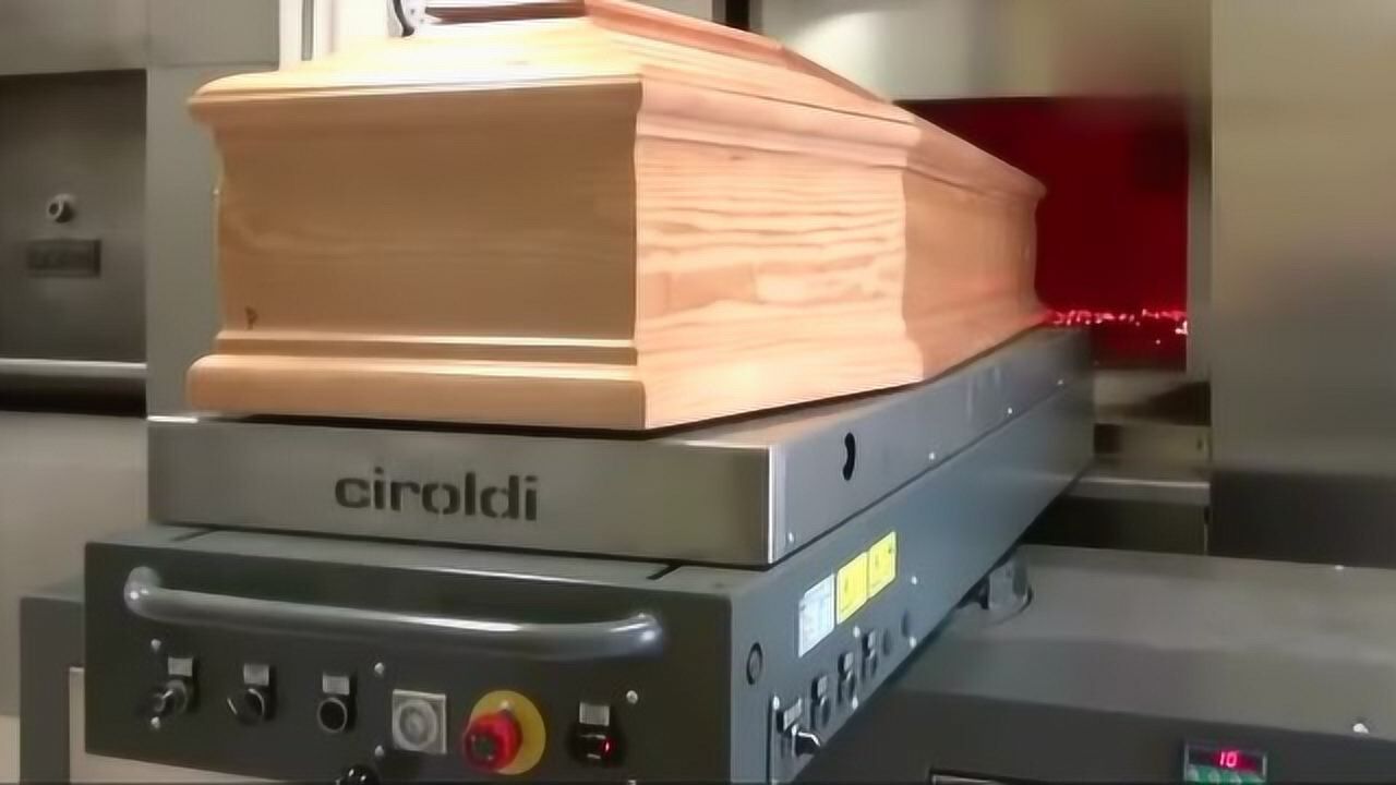 原来火化是这样的,实拍火化场