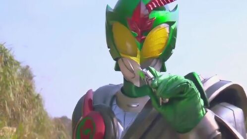 铠甲勇士拿瓦驮纳多第一次展现精灵必杀:苍鸢穿妖爆