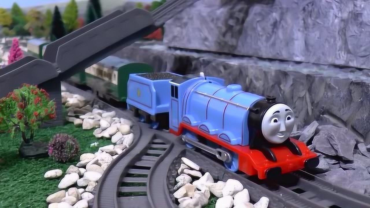 托马斯玩具:托马斯和高登比谁更有资格当车长