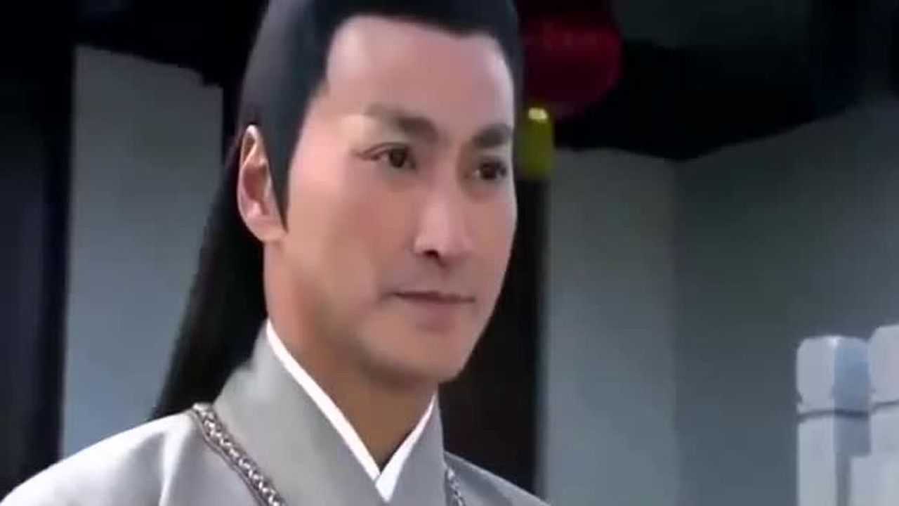 南宫玉耀真是不自量力找展昭比武百招之内就败于展昭