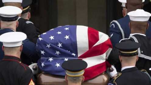 小布什为何在父亲葬礼上，给米歇尔奥巴马“发糖”？都是第二次了
