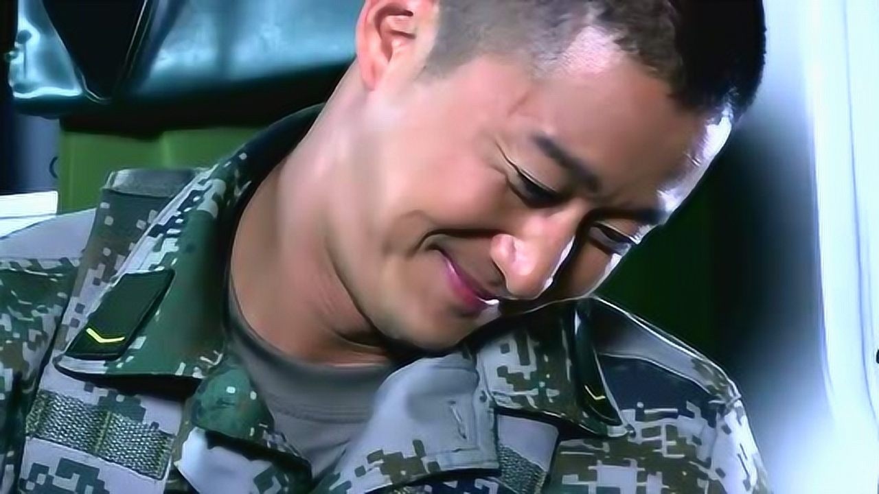我是特种兵实习作战前何晨光表白唐心怡飞机上两人你依我浓