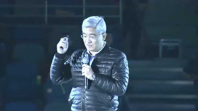 郎咸平演讲:中国制造业危机,语言犀利