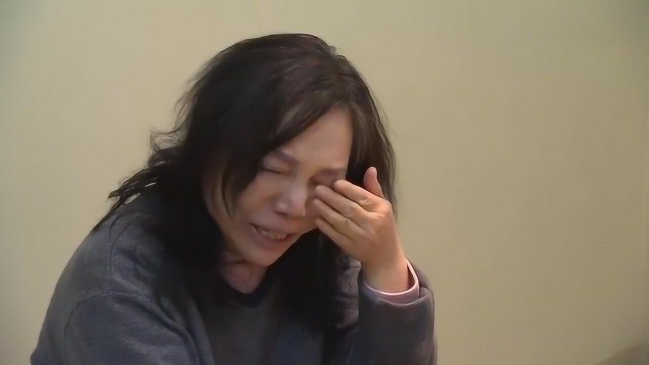 女贪官处分现场崩溃痛哭忏悔:不义之财不能爱