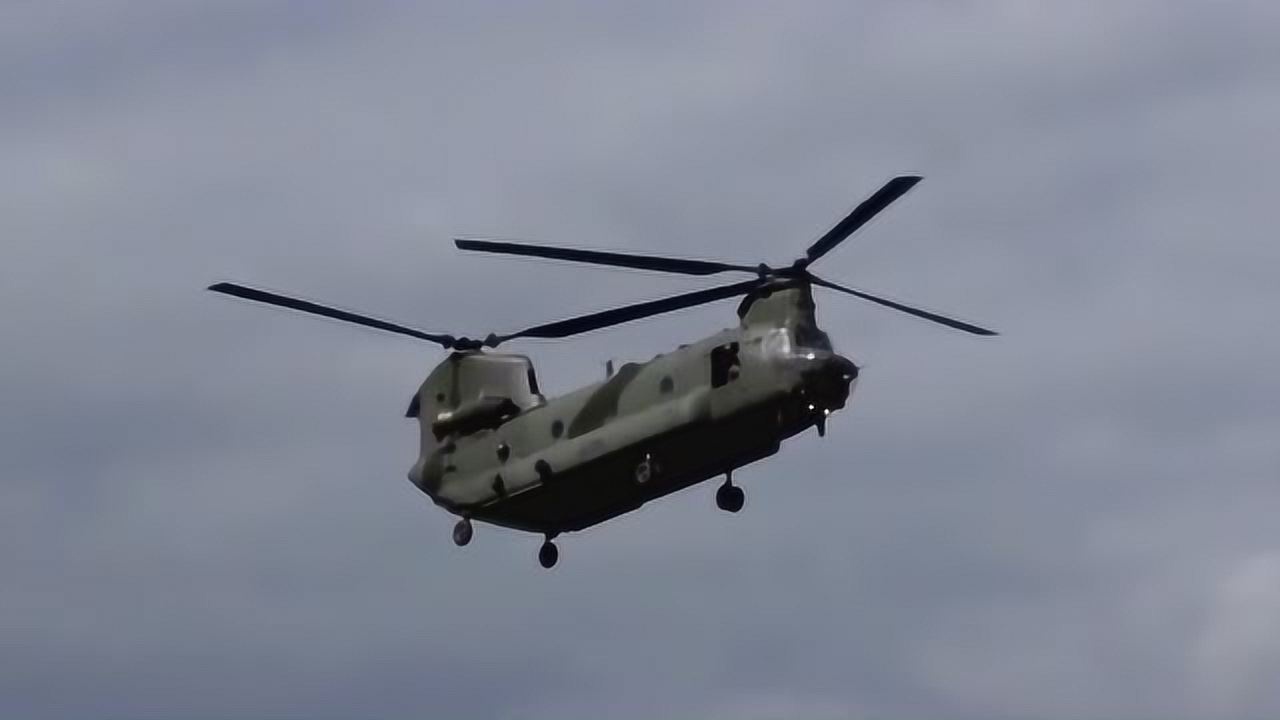 支奴干直升机也来炫技了