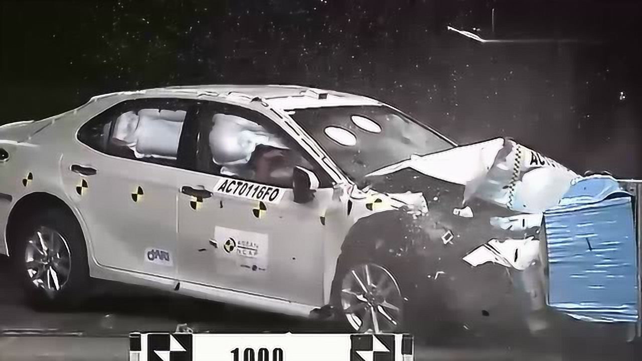 丰田碰撞测试图片