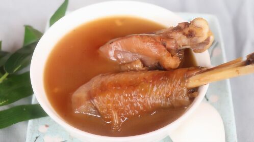 闽南小妹:檽米红酒炖鸡,这做法最简单,一出锅,我就吃了2大碗