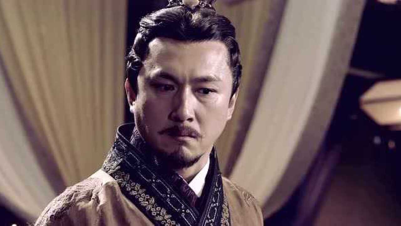 鲁国公得知鲁殇王和瑶光的事情,气急败坏,想毁了鲁殇王