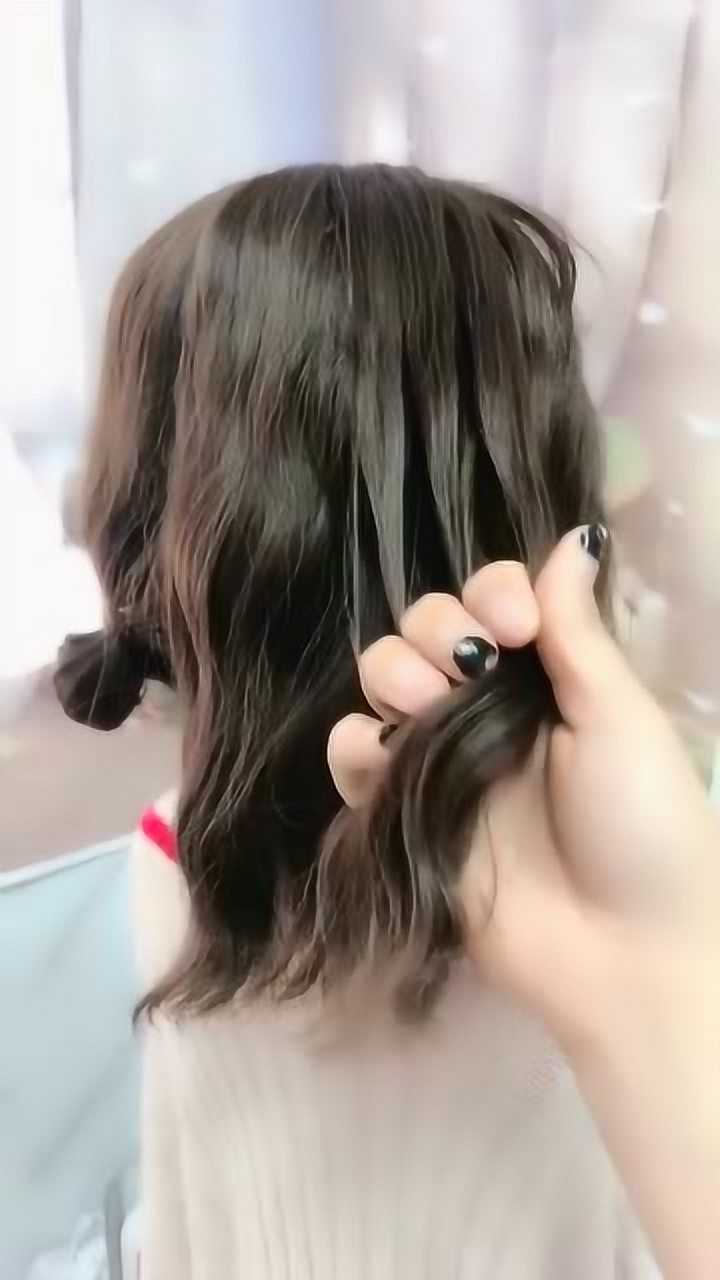 短发也能编蝎子辫看起来挺有青春气息的而且也不难学