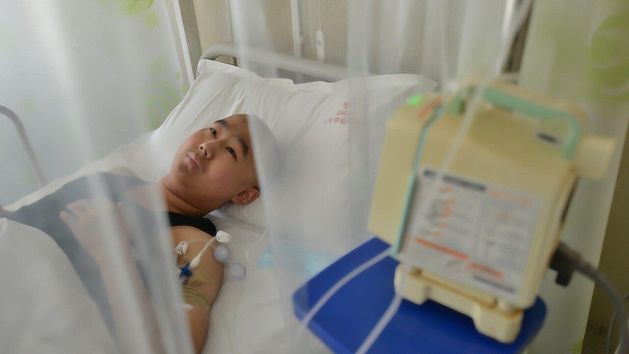 孙子白血病北京治疗胃癌爷爷成留守老人客死他乡无法回乡安葬