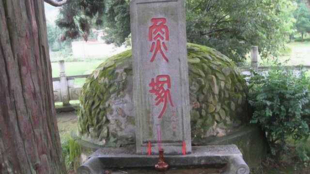 这古村落800年,不仅不吃鲤鱼还得世代护鱼,并且为鲤鱼举行葬礼!