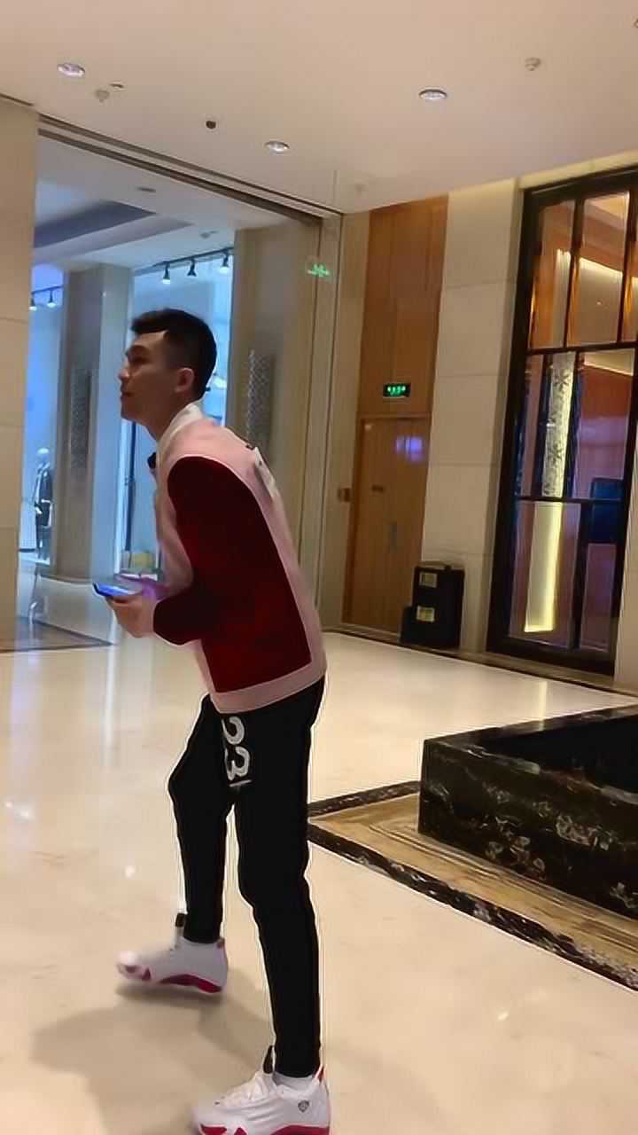 郭艾伦录制跑男