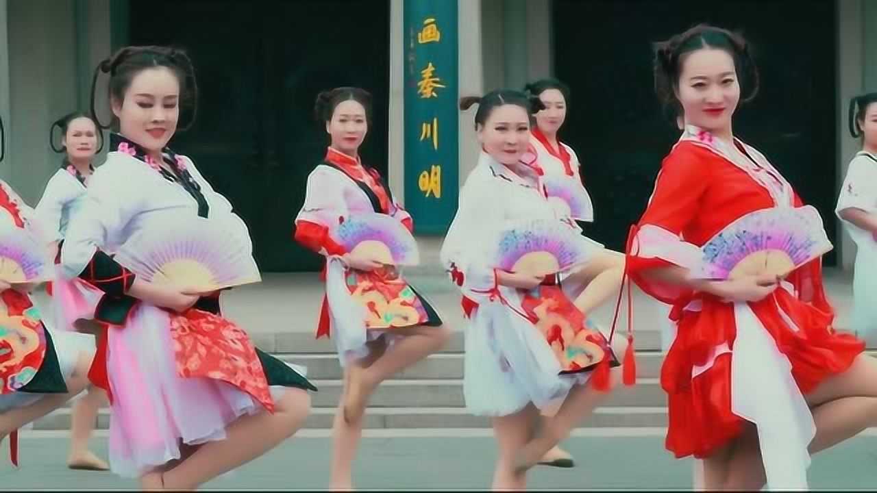 这支七朵组合的落花情编舞爱美人更爱舞蹈