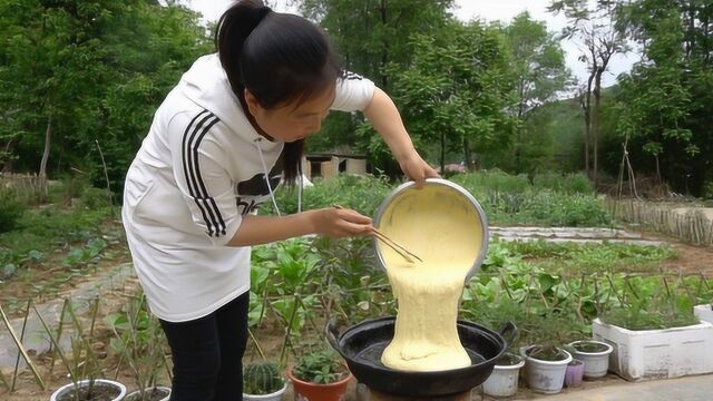 粗粮饼最简单的做法,开水一烫,筷子两搅,好吃到爆!