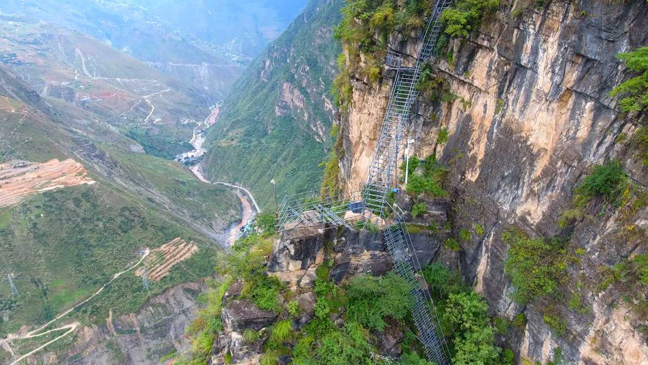 走进大凉山深处的悬崖村