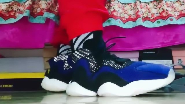 阿迪达斯adidas最新篮球鞋 crazy byw的缓震