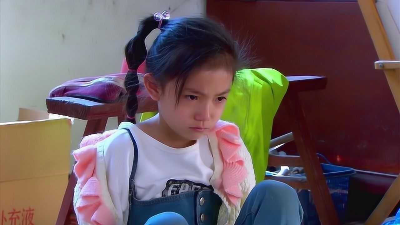 妈妈向前冲人贩把小萌娃绑起来伸手要钱女子她是你亲生女儿