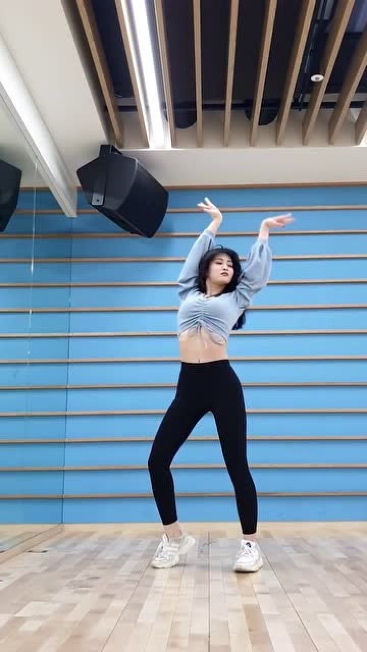 完美身材twice成员momo独舞fancy