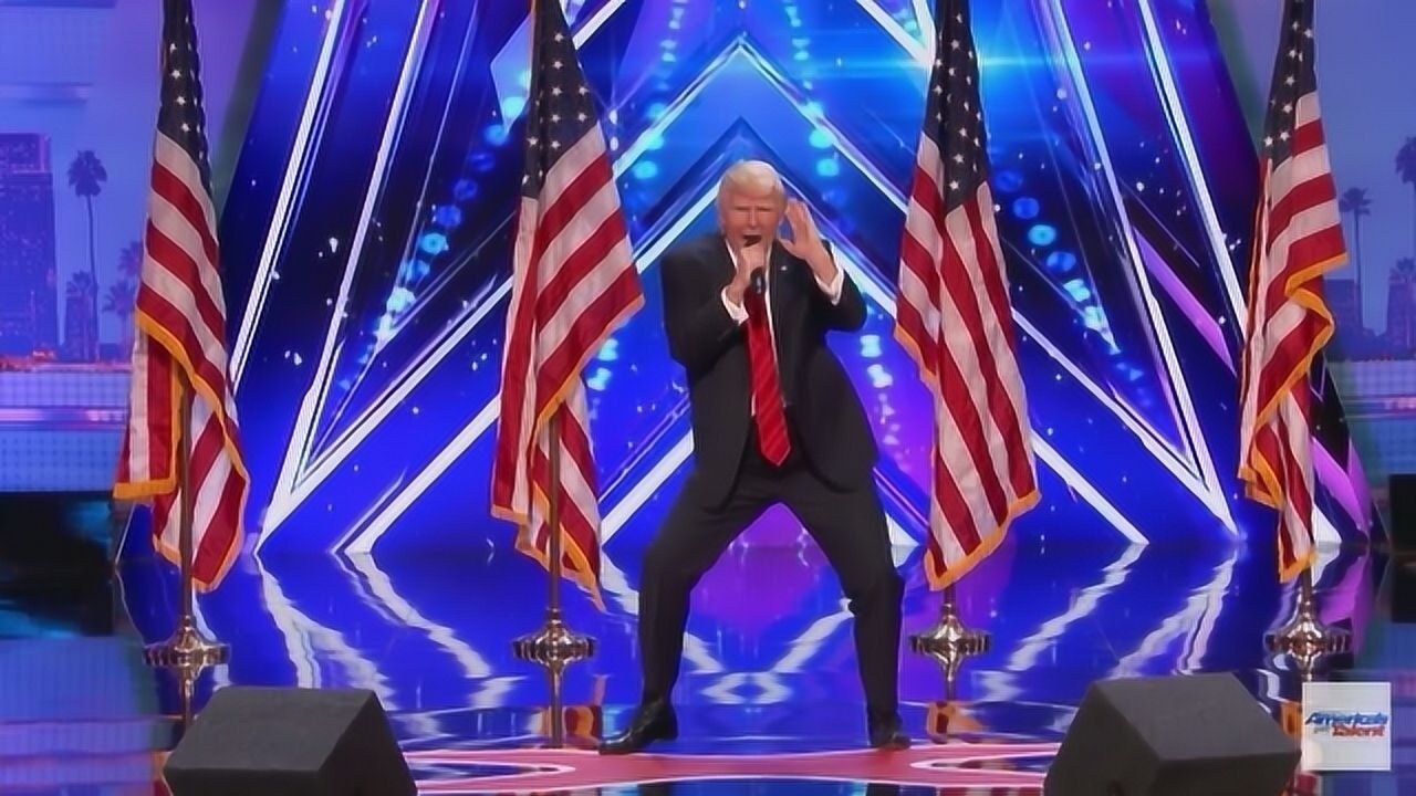 美国达人秀:怪大叔再次模仿"总统"登台演唱,嗨爆全场!