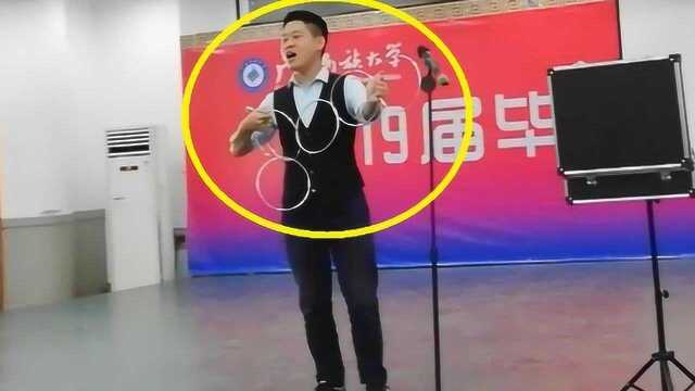 六指魔术师最新演出视频,六个环套在一起,怎么回事?