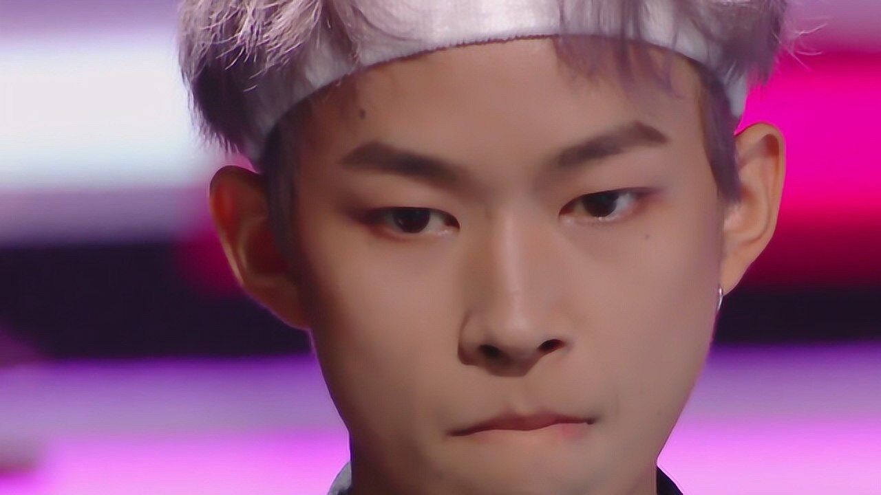 明日之子斯外戈好友淘汰不舍离别采访忍不住泪崩